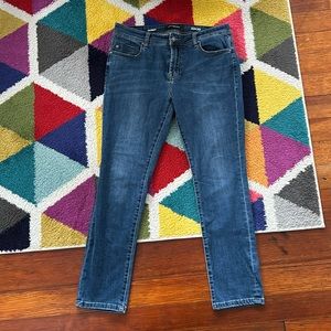 Men’s Medium Wash Skinny Jean